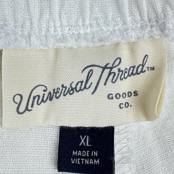 Universal Threat White Linen Shorts w/Pockets - Picture 3 of 7